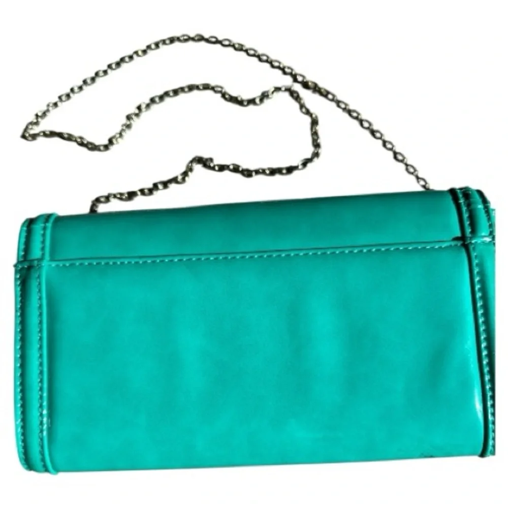 Melie Bianco Patent Gloss Clutch Aqua Green Metal Strap